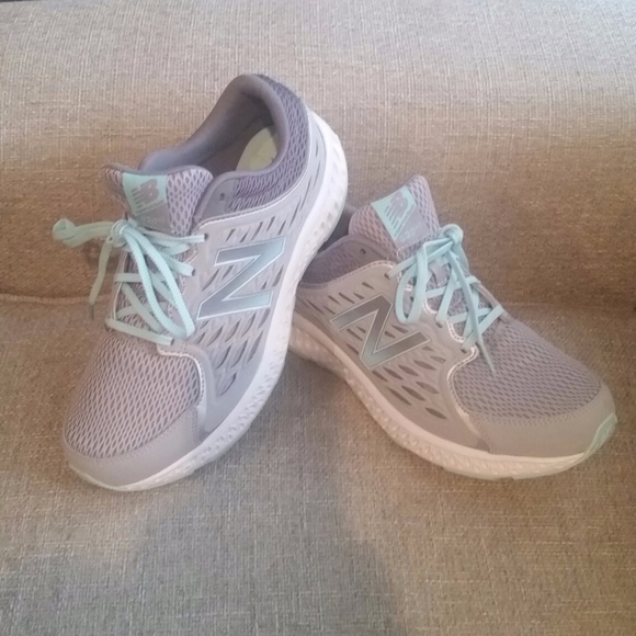 New Balance Shoes - Sneakers New Balance 420v3 9.5 wide Like NEW!